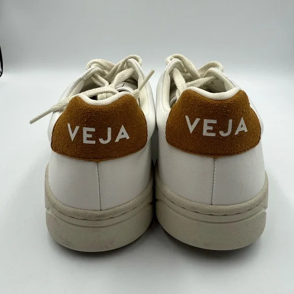 VEJA V-12 Sneakers - Picture 6 of 11